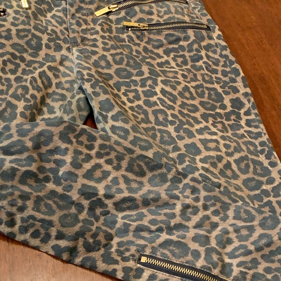 Sexy Michael Kors premium cropped leopard size 6 ( M) sassy front  zippers jeans - Picture 4 of 6